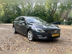 Volvo V60 - 2.0 T4 Summum TJ-570-P