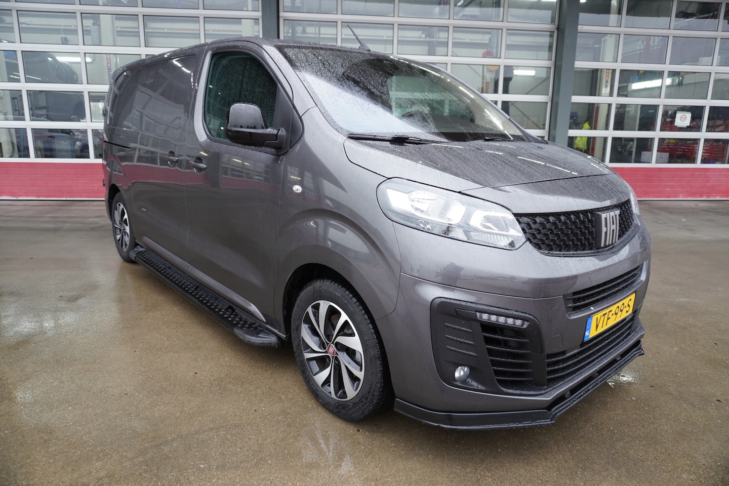 Fiat Scudo - 2.0 MultiJet 145 PK L2H1 SX Schuifdeur links en rechts nr. V212 | Airco | Cruise | Navi | - AutoWereld.nl