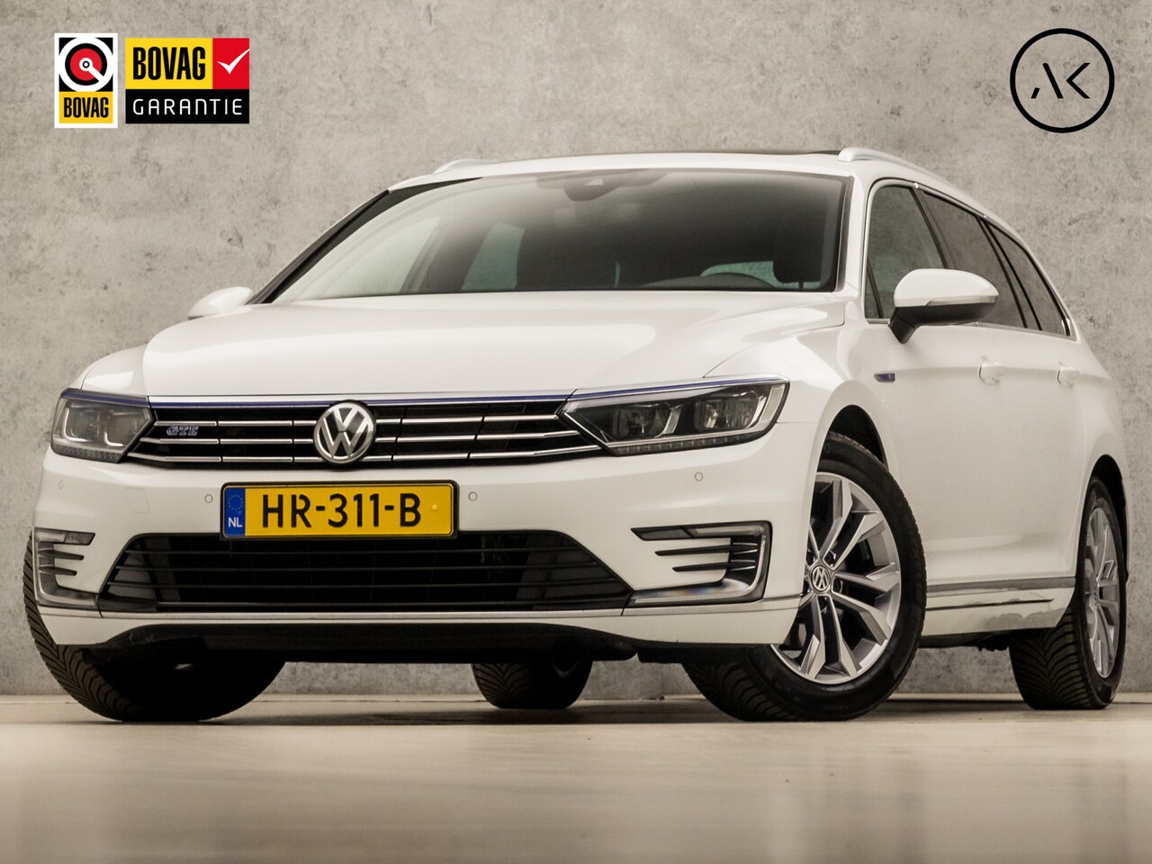 Volkswagen Passat Variant - 1.4 TSI GTE Highline 218Pk Automaat (PANORAMADAK, NAVIGATIE, LEDER/ALCANTARA, STOELVERWARM - AutoWereld.nl
