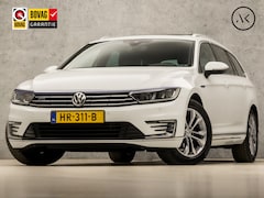 Volkswagen Passat Variant - 1.4 TSI GTE Highline 218Pk Automaat (PANORAMADAK, NAVIGATIE, LEDER/ALCANTARA, STOELVERWARM