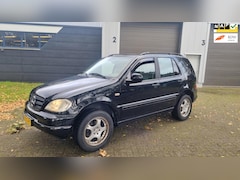 Mercedes-Benz M-klasse - ML320 AUTOMAAT NETTE STAAT TREKHAAK 2650 KILO