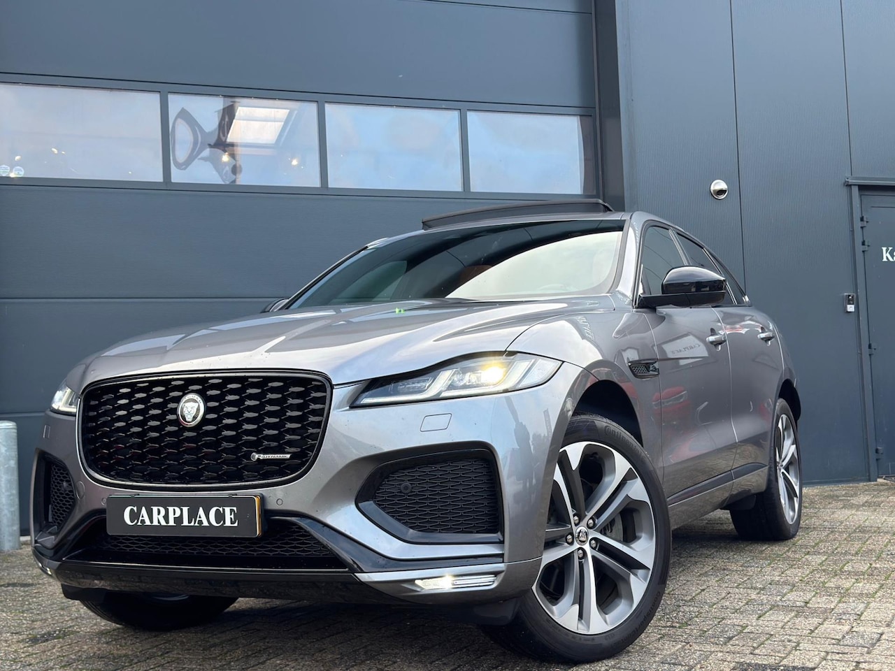Jaguar F-Pace - 2.0 P400e PHEV R-Dynamic HSE 2.0 P400e PHEV R-Dynamic HSE - AutoWereld.nl