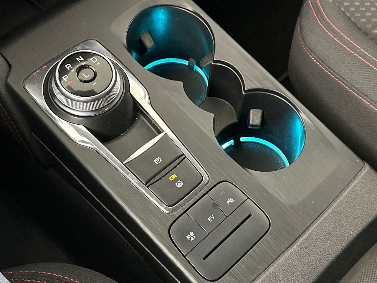 Ford Kuga - 2.5 PHEV ST-Line | Trekhaak | Navigatie | Camera