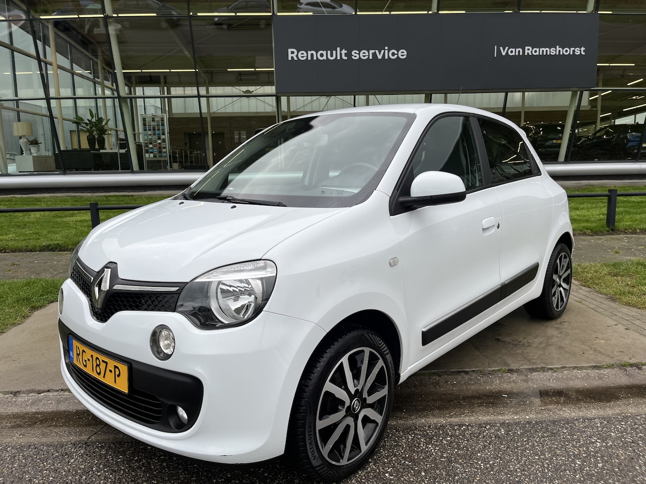 Renault Twingo - 1.0 SCe Intens / Automaat / Cruise / Camera / Climate / Regensensor / - AutoWereld.nl
