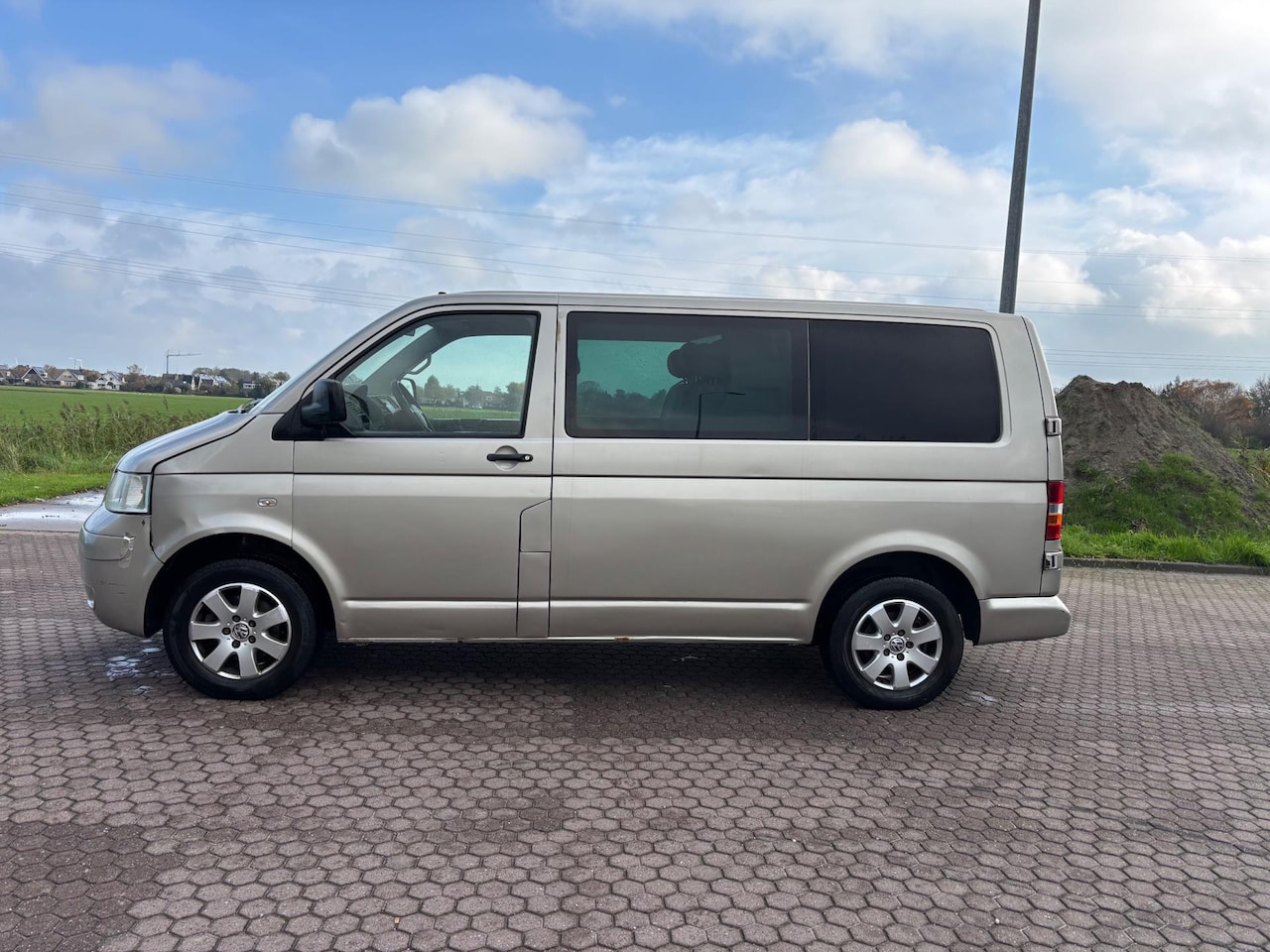 Volkswagen Transporter - 2.5 TDI 300 4Motion Trendline DC 2.5 TDI 300 4Motion Trendline DC - AutoWereld.nl