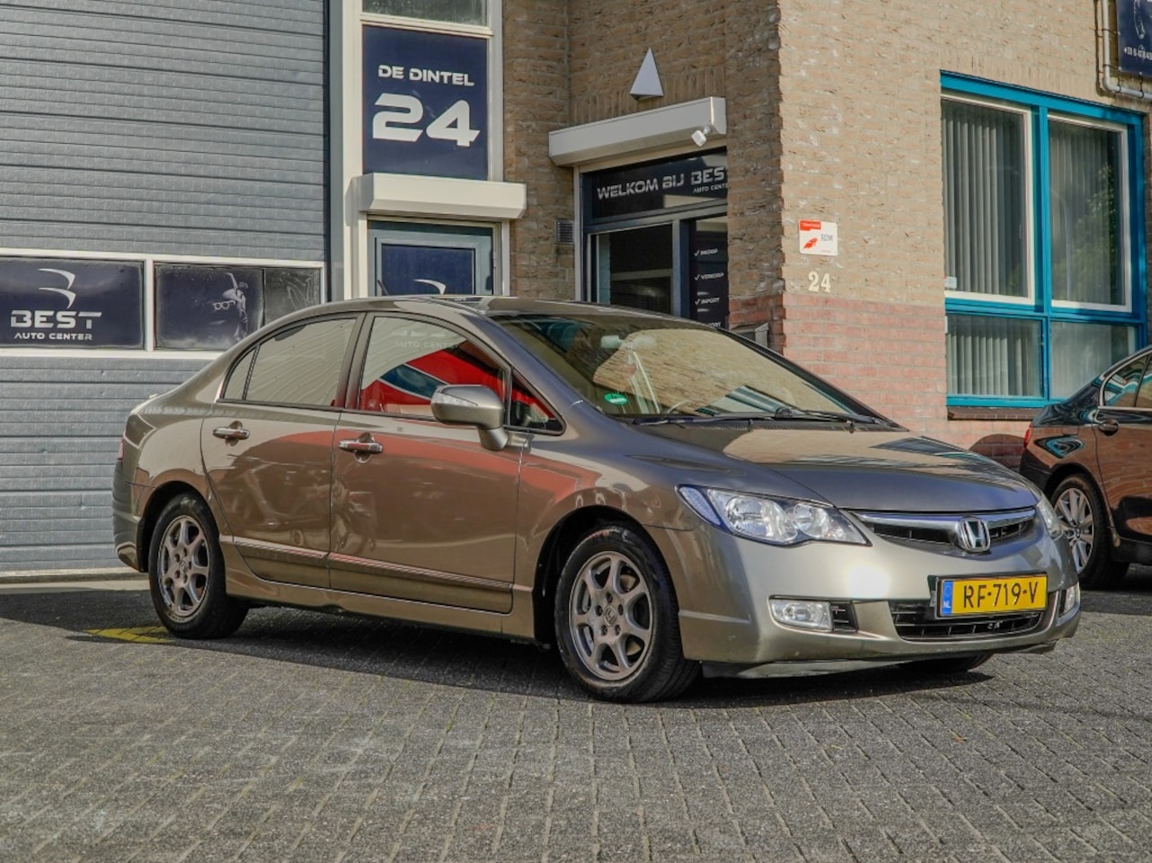 HONDA CIVIC 4DR HYBRID