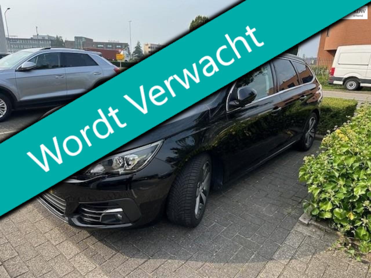 Peugeot 308 SW - 1.2i 110pk 1e eig. Premium Clima Pano LED Navi PDC Historie - AutoWereld.nl