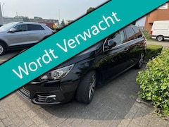 Peugeot 308 SW - 1.2i 110pk 1e eig. Premium Clima Pano LED Navi PDC Historie