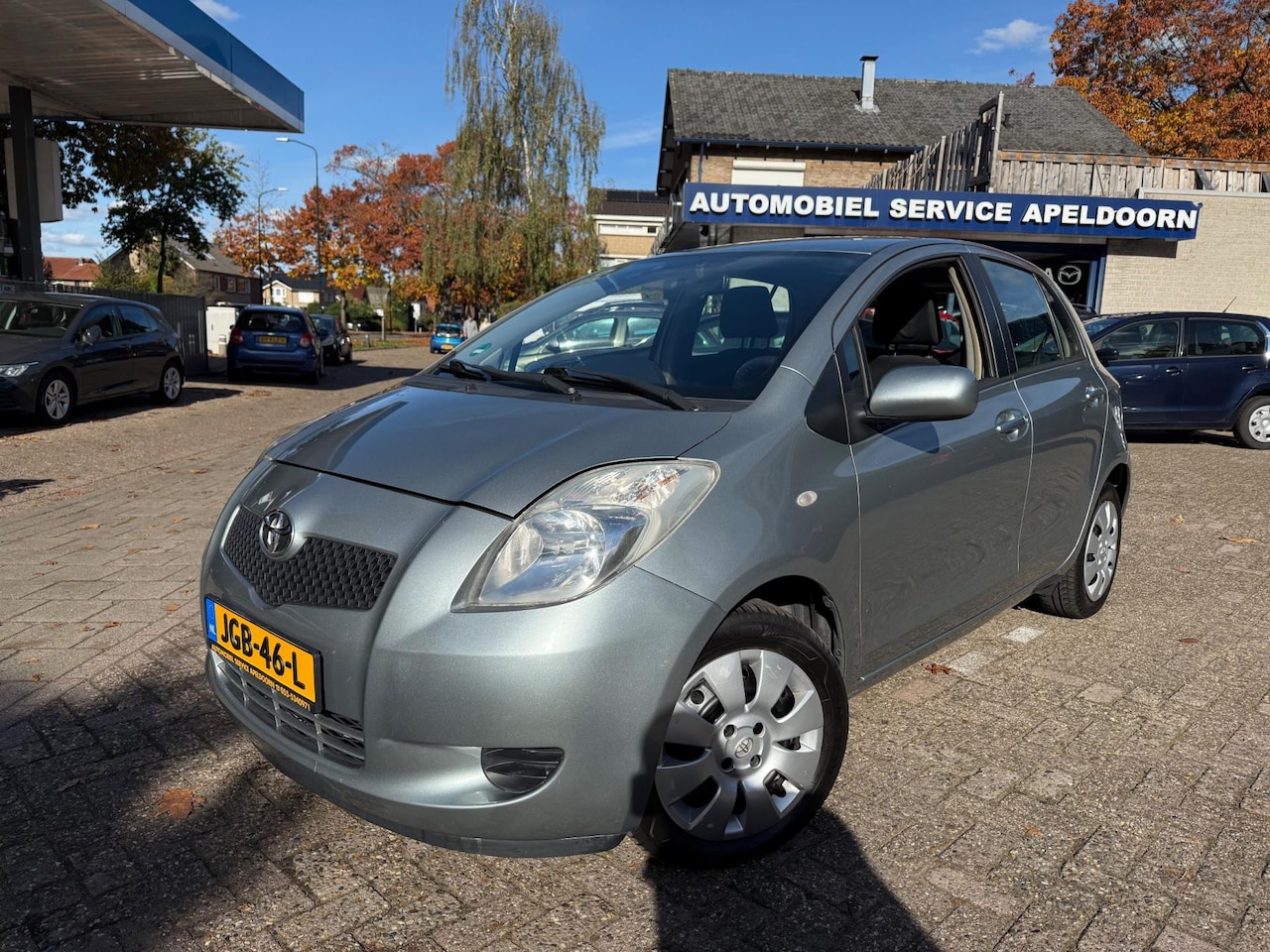 Toyota Yaris - 1.0 VVTi Terra * NW. APK*AIRCO*ELEKTR. RAMEN*STUURBEKR.* - AutoWereld.nl
