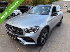Mercedes-Benz GLC-klasse - 300e 4MATIC AMG-Line LED Panoramadak Trekhaak 19 Inch Achteruitrijcamera PDC Carplay