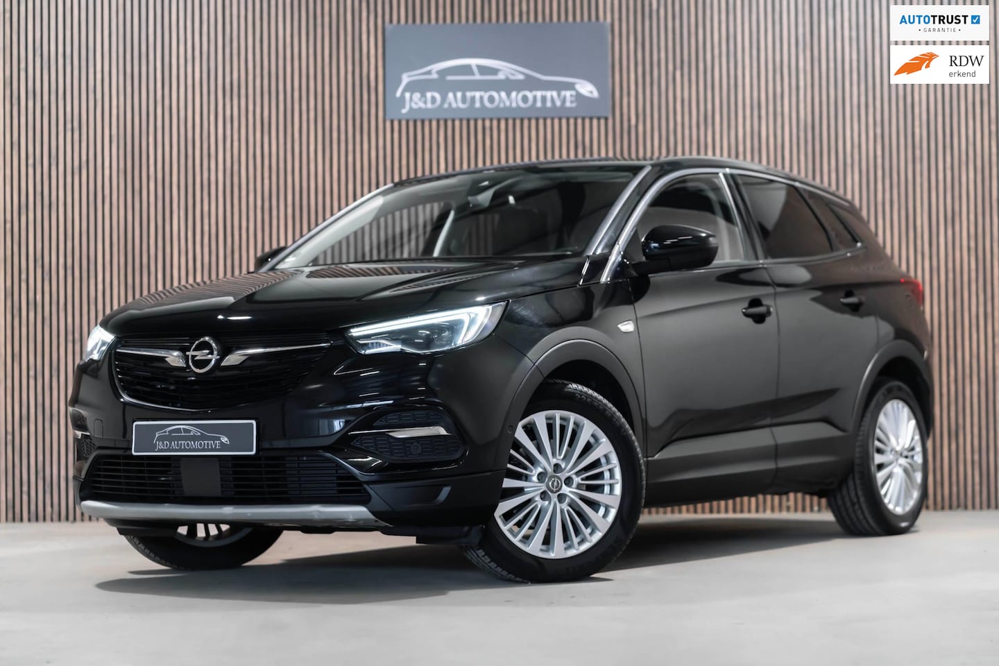 Opel Grandland X - 1.2 Turbo Business Executive PDC NAV CRUISE 2018 - AutoWereld.nl