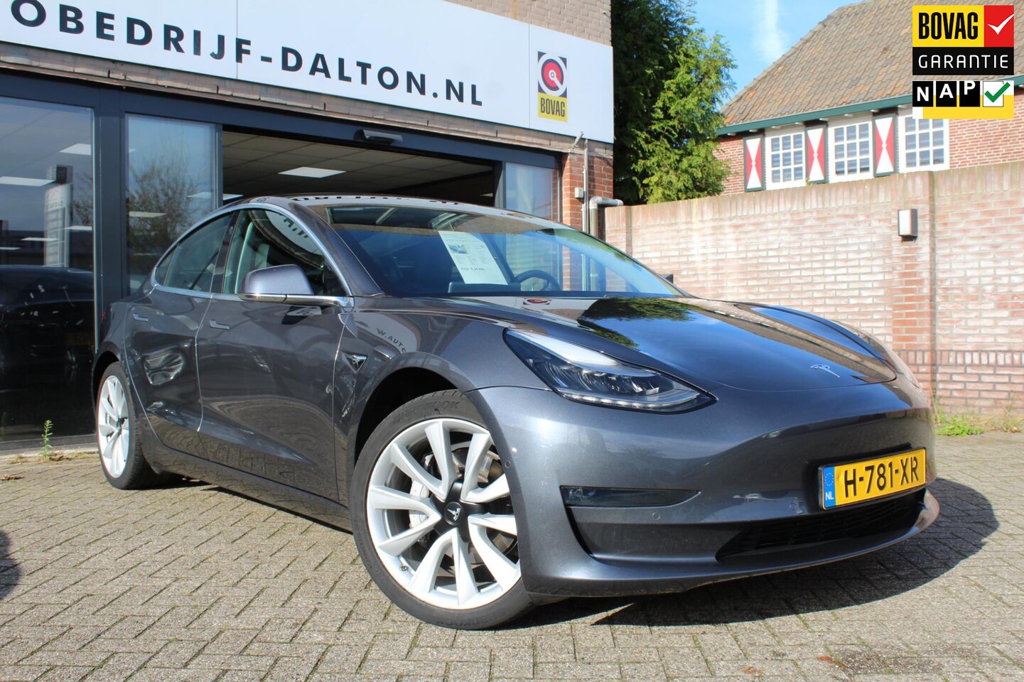 Tesla Model 3 - Long Range RWD Long Range AWD 75 kWh SOH 94% / TREKHAAK / 19 " / 1e EIG. / AUTOPILOT / PANODAK / INCL. BT - AutoWereld.nl