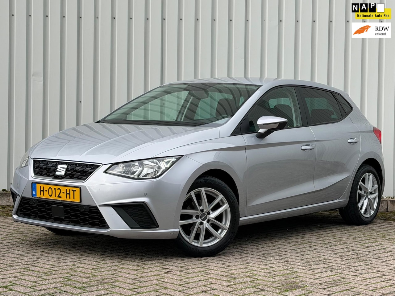 SEAT Ibiza - 1.0 TSI Style Business Intense|Camera|Carplay|Cruise|Navi|PDC V+A - AutoWereld.nl