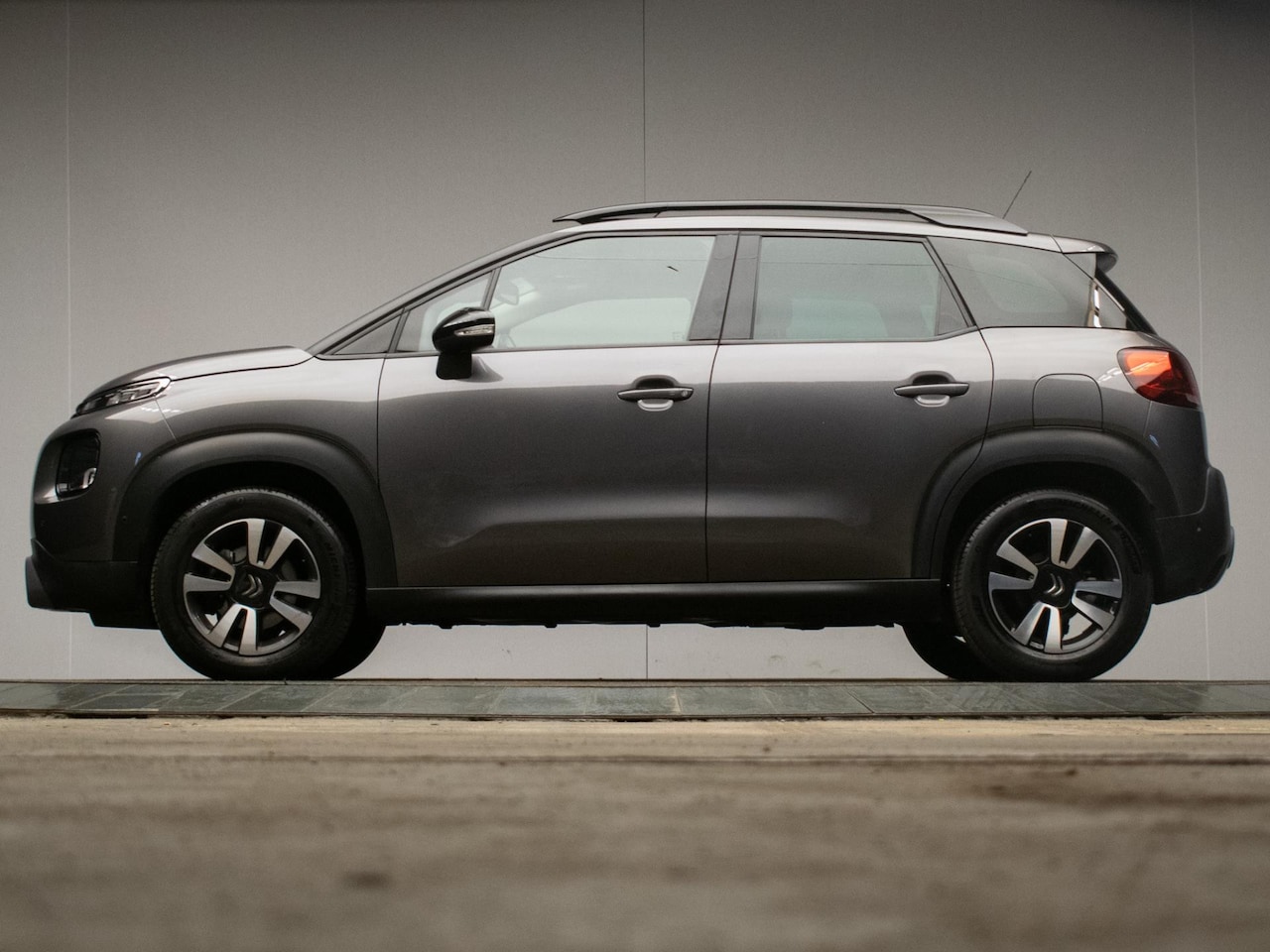 Citroën C3 Aircross - 1.2 PureTech S&S Shine (APPLE CARPLAY,NAVI,LED,CRUISE,CLIMATE,SPORTSTOELE,LANE ASSIST,GETI - AutoWereld.nl