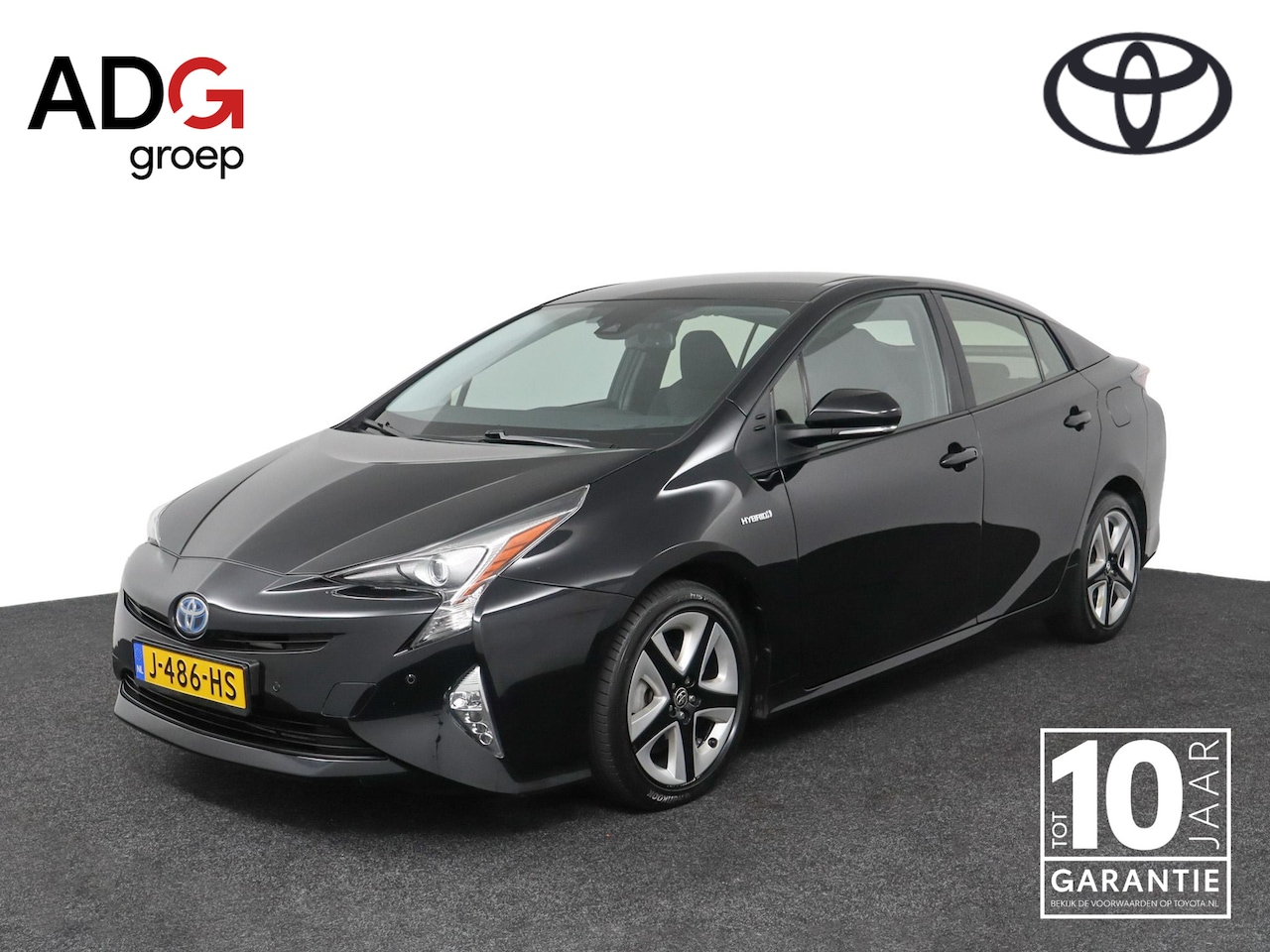 Toyota Prius - 1.8 Dark Edition | Navigatie | Parkeer sensoren | head-up display | - AutoWereld.nl