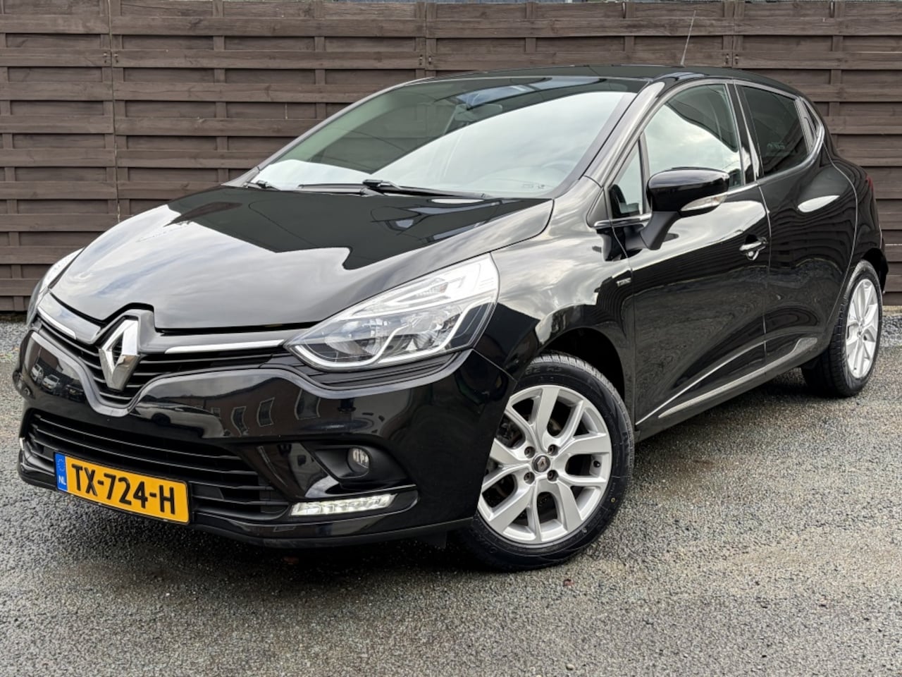 Renault Clio - 0.9 TCe Limited / Navi / Cruise / LED / NL - AutoWereld.nl