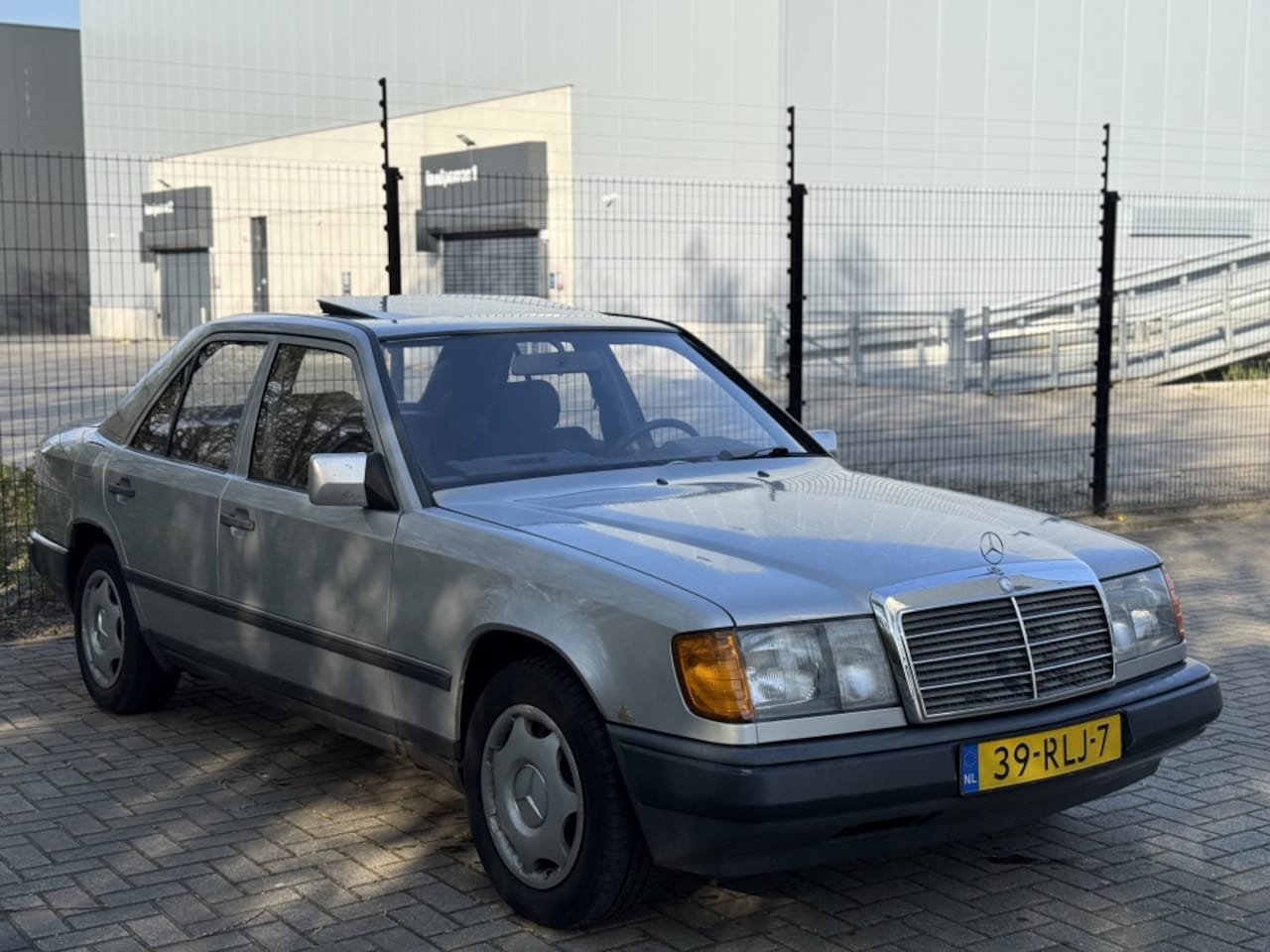 Mercedes-Benz 200-500 (W124) - 300 D | AIRCO | LEDER | ELEK RAMEN | BELASTINGVRIJ | OLDTIMER - AutoWereld.nl