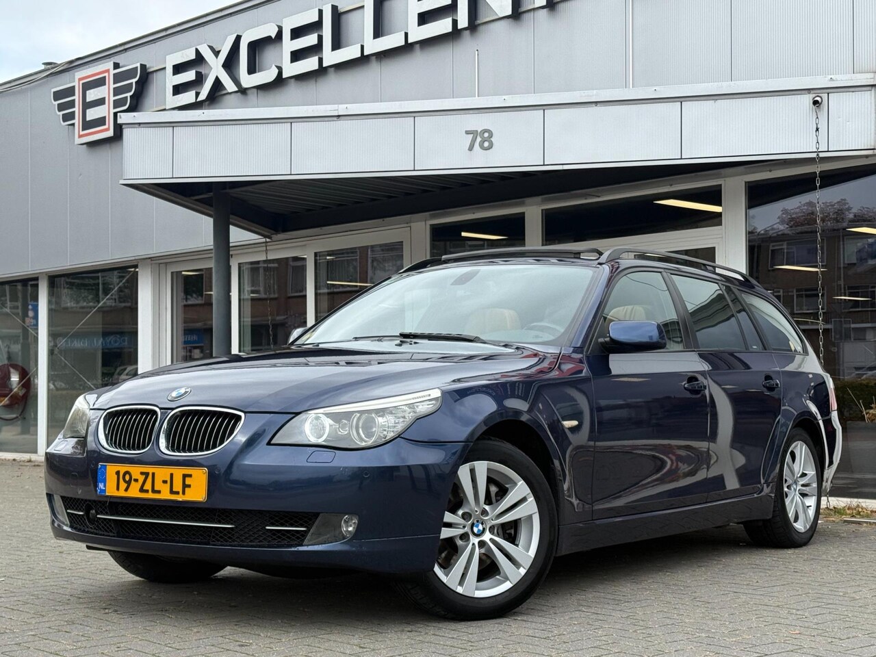 BMW 5-serie Touring - 525xd Business Line | Leder | Panoramadak - AutoWereld.nl