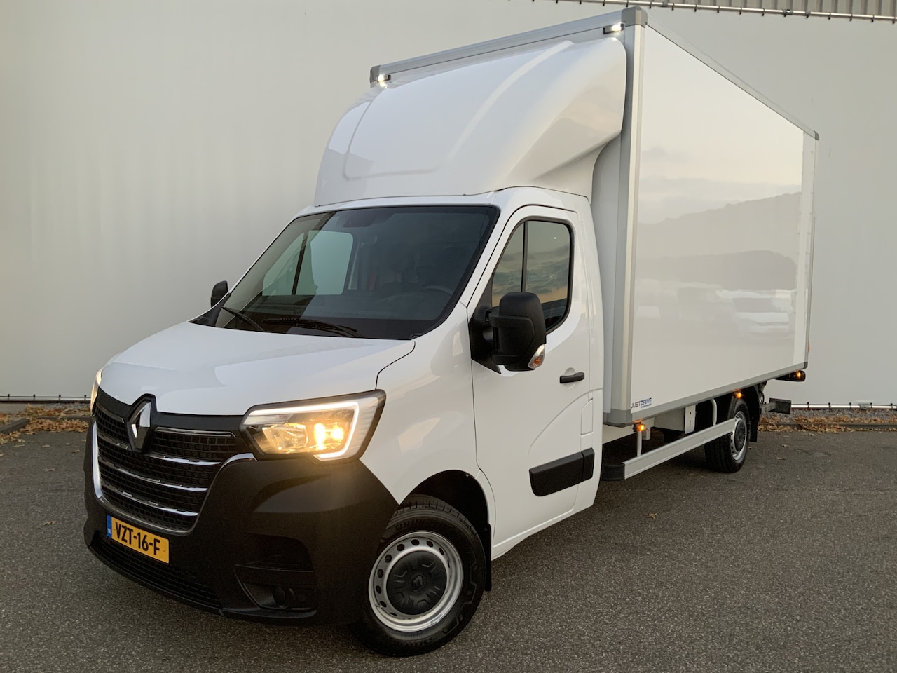 Renault Master - T35 2.3 dCi 145 L3 Meubelbak&Klep Zijdeur Airco Cruise 3 Zits Dhollandia Lift 1000kg Navi - AutoWereld.nl