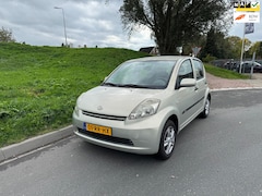 Daihatsu Sirion 2 - 1.3-16V Comfort Automaat 5Drs Trekhaak
