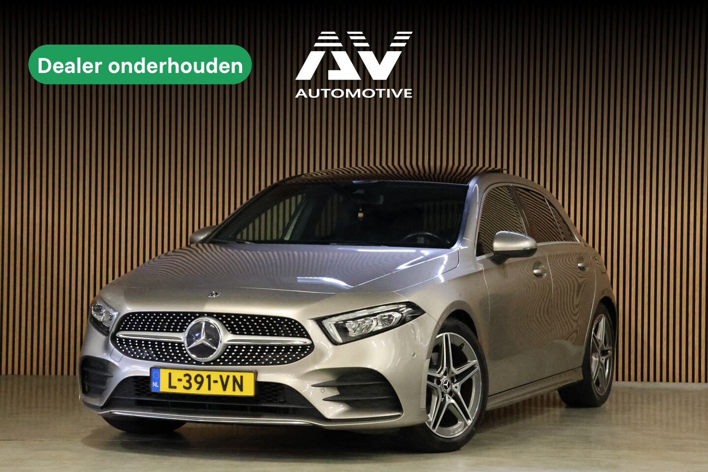 Mercedes-Benz A-klasse - A 180 d AMG pakket | Panorama dak | Burmester | Widescreen | Apple Carplay | Sfeerverlicht - AutoWereld.nl