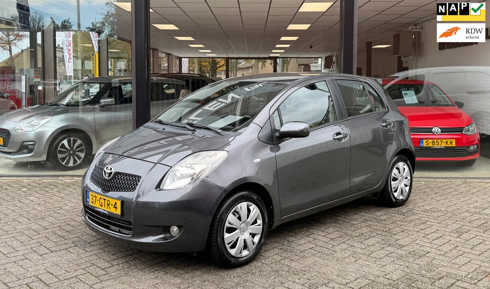 Toyota Yaris - 1.3 VVTi 5drs AUTOMAAT | AIRCO | ELEKTR PAK | NAP - AutoWereld.nl