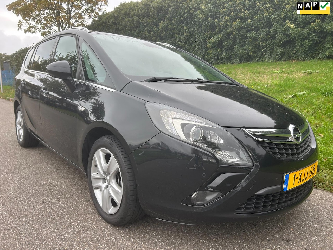 Opel Zafira Tourer - 1.6 CDTI Business+ - Navi - Camera - Clima - Cruise - AutoWereld.nl