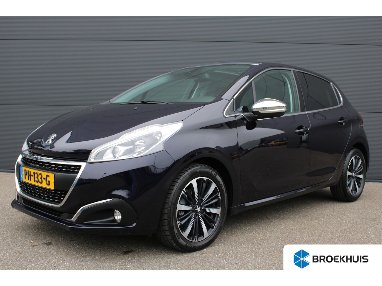 Peugeot 208 - 1.2 PureTech Allure | Navigatie | Panoramadak | All season | Apple carplay | 98.000km | - AutoWereld.nl