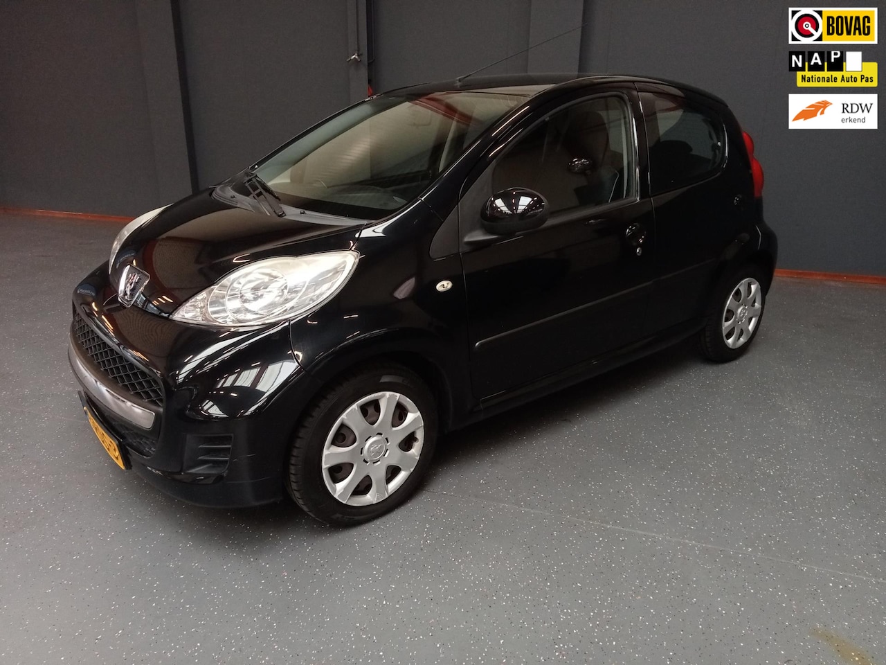Peugeot 107 - 1.0-12V XS 1.0-12V XS - AutoWereld.nl