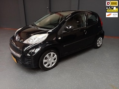 Peugeot 107 - 1.0-12V XS