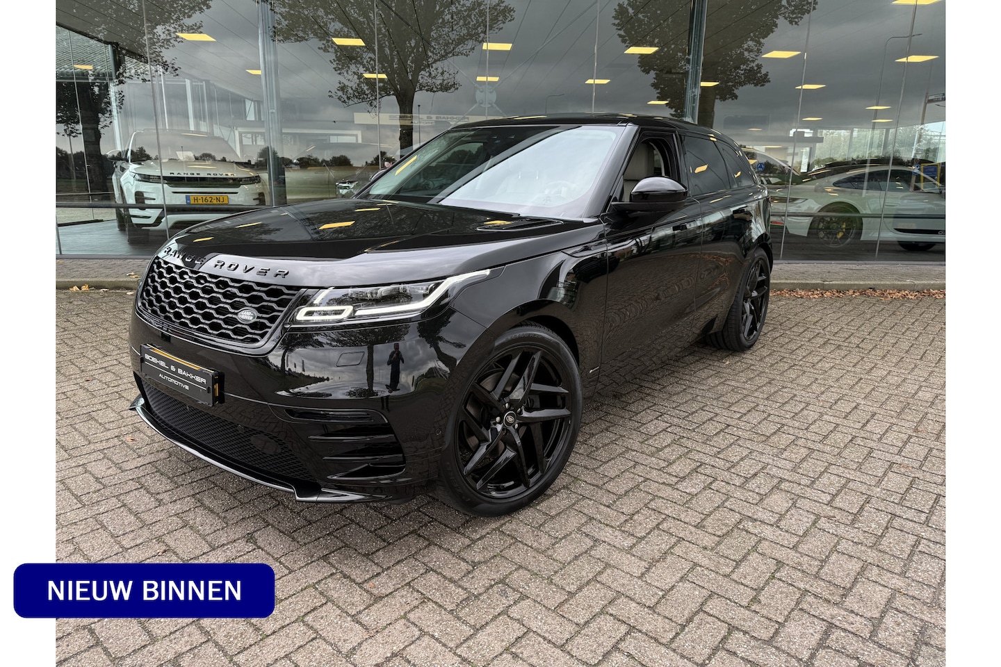 Land Rover Range Rover Velar - 2.0 P300 Turbo AWD R-Dynamic HSE ** Panodak ** KAHN velgen - AutoWereld.nl