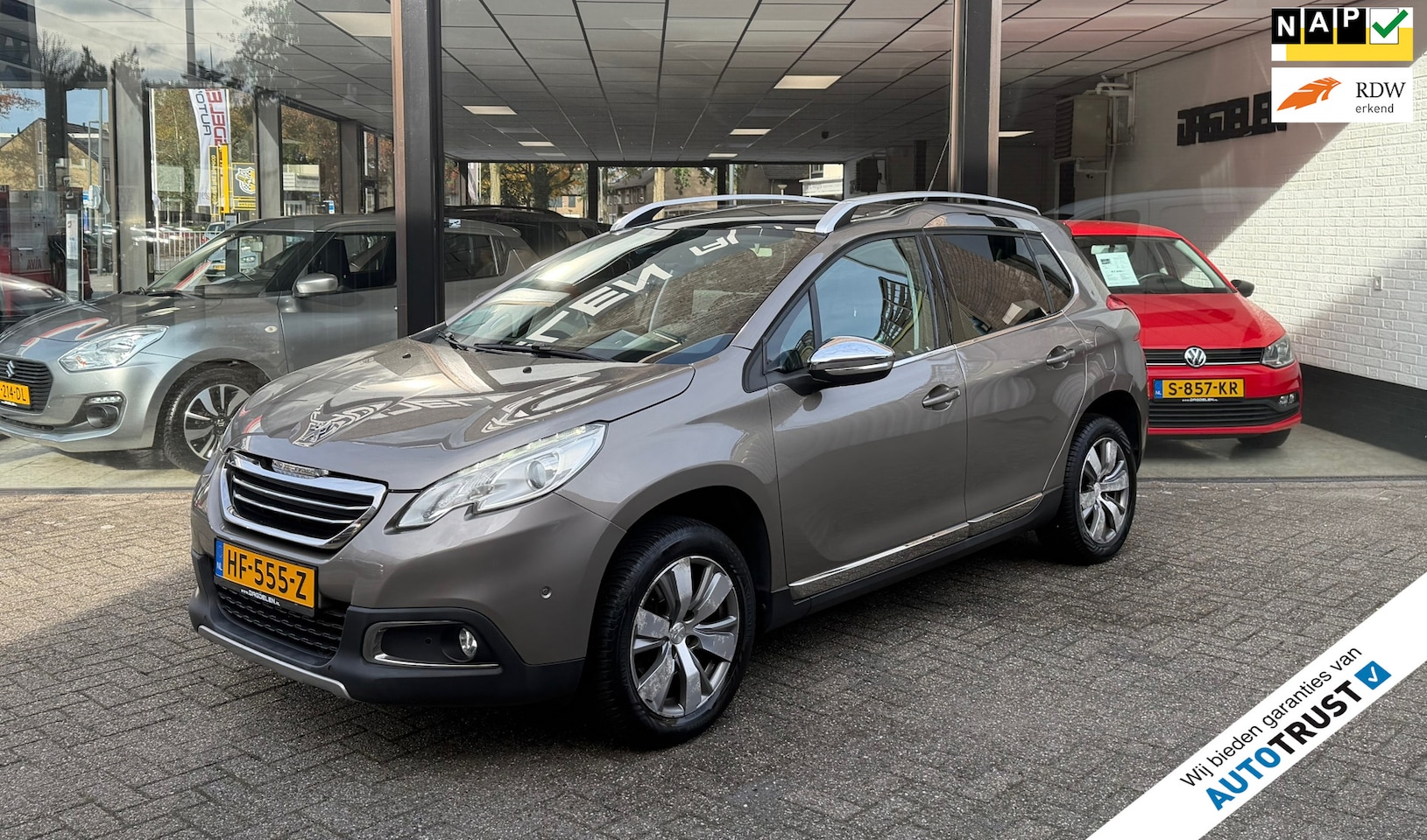 Peugeot 2008 - 1.2 PureTech Allure 110pk PANO DAK | NAVI | PDC | LMV | NAP - AutoWereld.nl