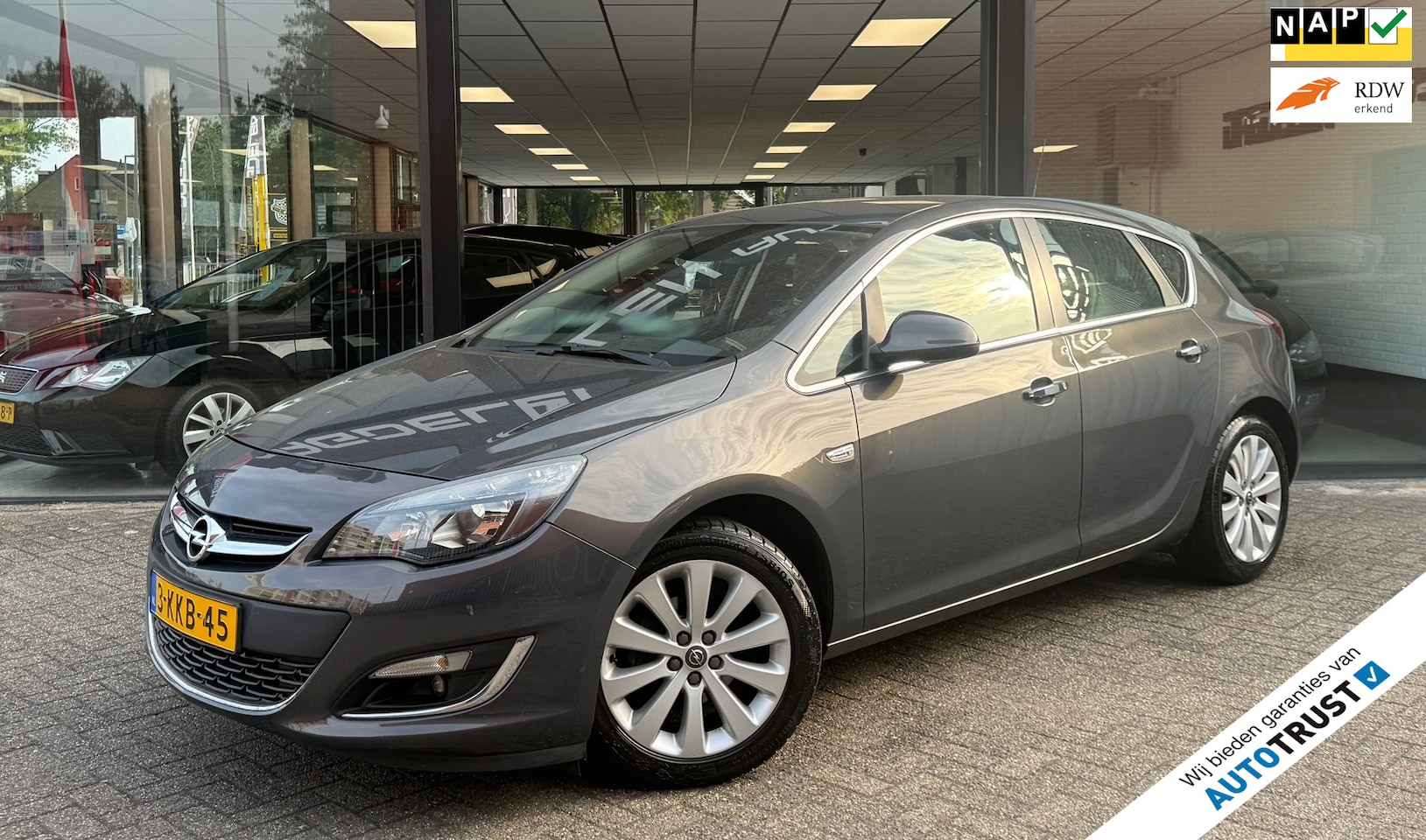 Opel Astra - 1.4 Turbo Cosmo 140pk AUTOMAAT | AIRCO | TREKHAAK | NAP - AutoWereld.nl
