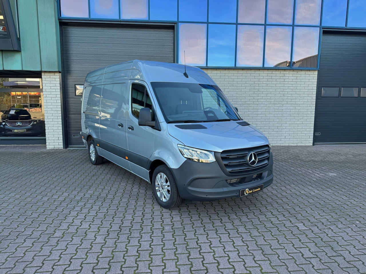Mercedes-Benz Sprinter - 319 Pro L2H2 BPM vrij 9G-Tronic Mbux Navi Led Koplampen Winterpakket Trekhaak - AutoWereld.nl
