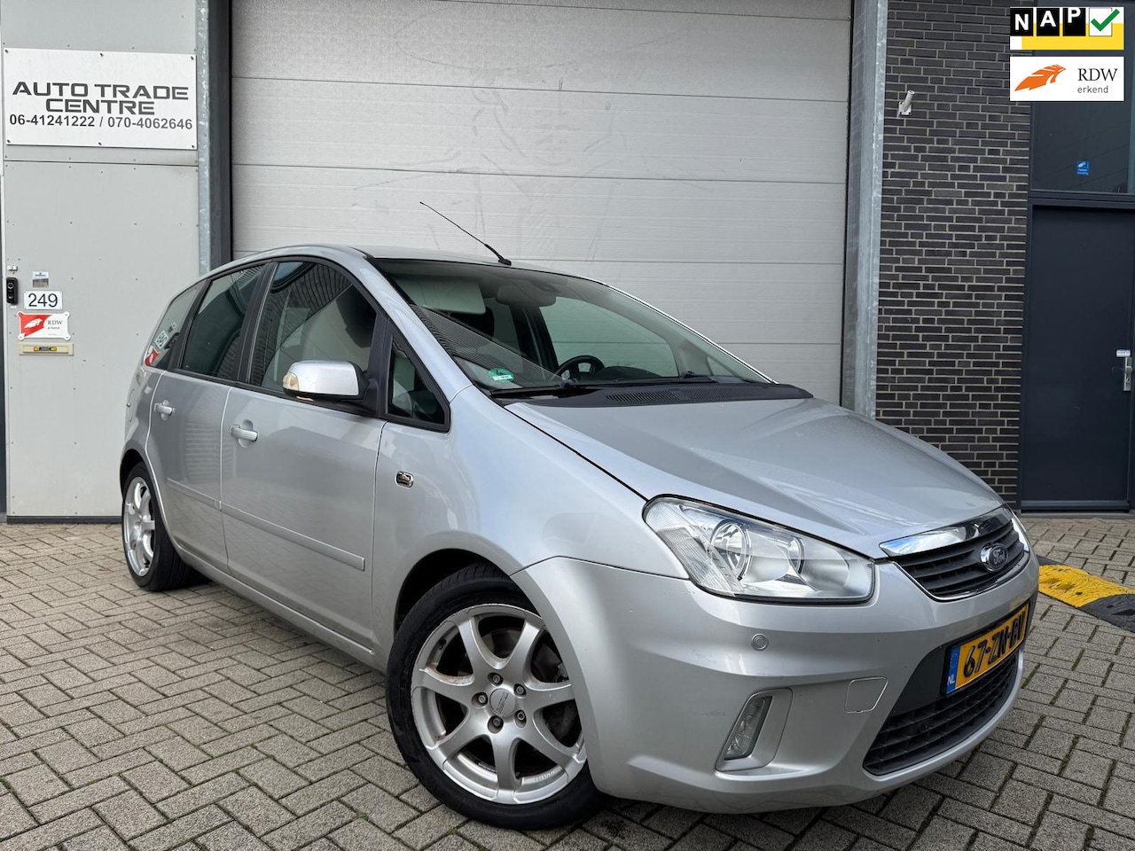 Ford C-Max - 2.0-16V Ghia [StoelVW|Cruise|Navi|Trekhaak] - AutoWereld.nl