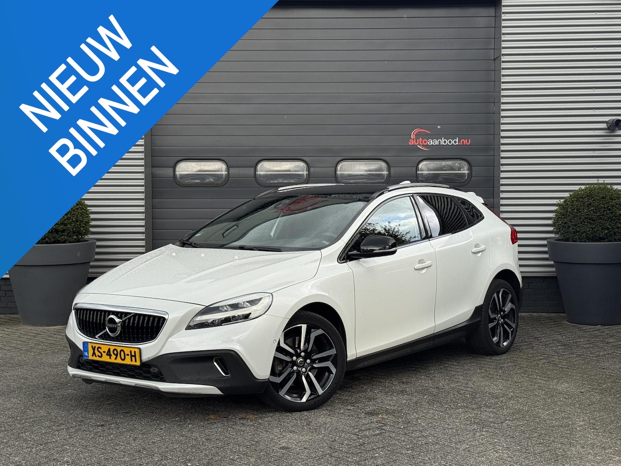 Volvo V40 Cross Country - 1.5 T3 Polar+ Luxury | Camera | DAB | Navigatie | Stoelverwarming | Lichtmetalen Velgen | - AutoWereld.nl