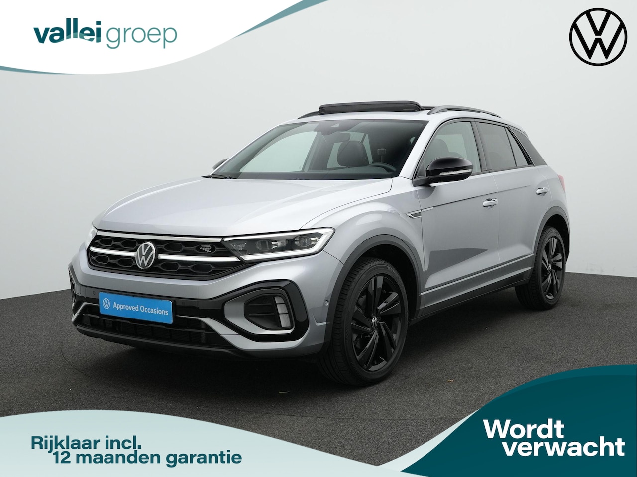 Volkswagen T-Roc - 1.5 TSI 150 pk DSG R-Line | Panoramadak | IQ Light | Carplay | Parkeersensoren voor/achter - AutoWereld.nl