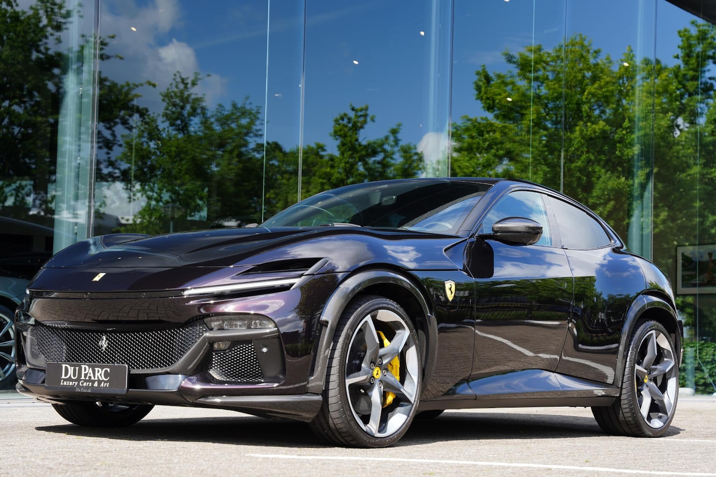 Ferrari Purosangue - 6.5 V12 Full Carbon Pack Lifting Panoramadak - AutoWereld.nl