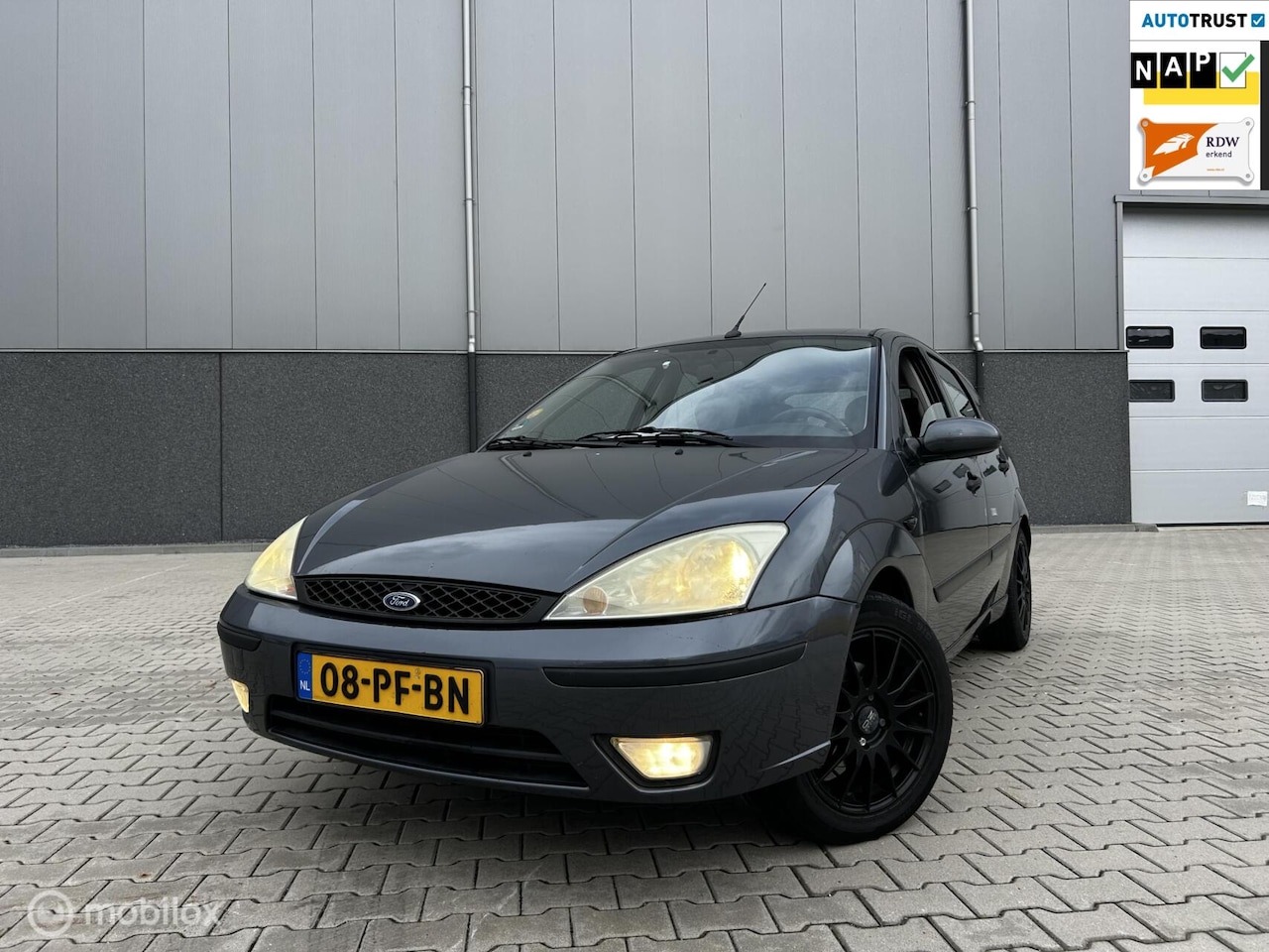 Ford Focus - 1.6-16V Ambiente/INRUILKOOPJE/AIRCO - AutoWereld.nl