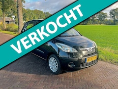 Hyundai i10 - 1.1 Pure Zwart 5-deurs APK 10-10-2026