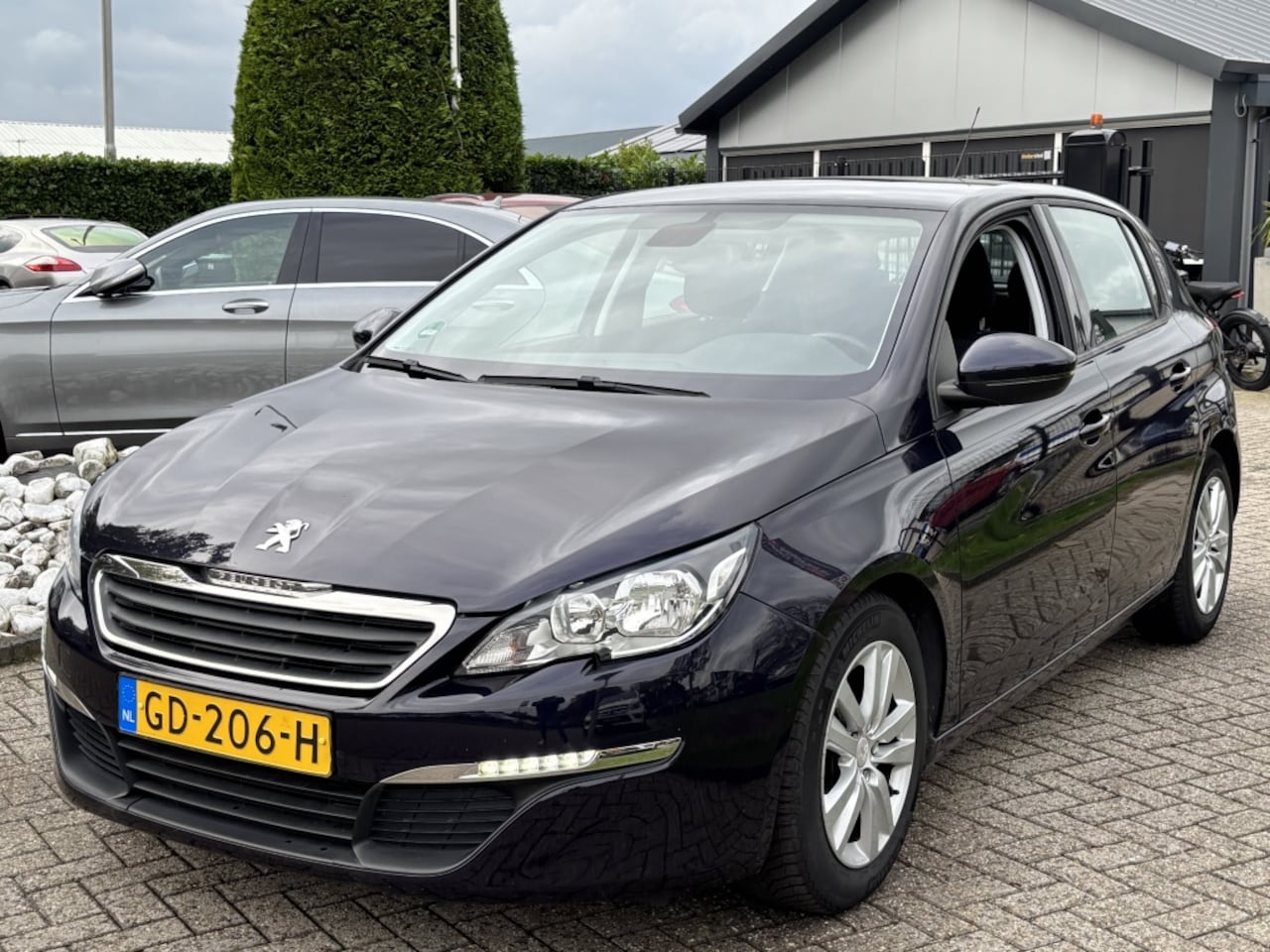 Peugeot 308 - 1.2 Benzine 5-Deurs Blauw 2015 135.000 KM - AutoWereld.nl