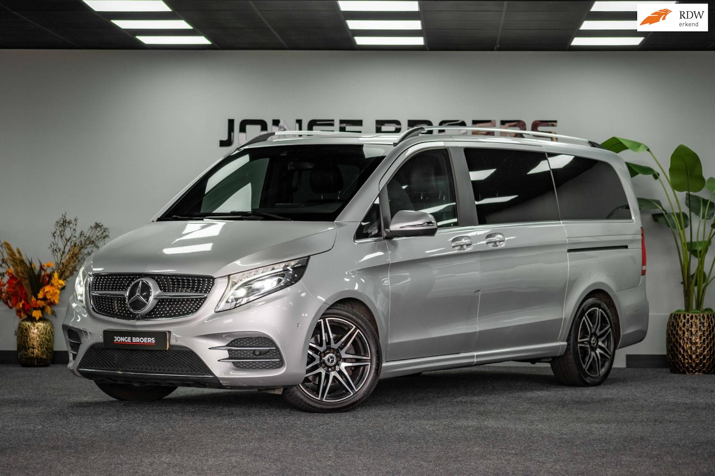 Mercedes-Benz V-klasse - 300d Lang DC Avantgarde Edition 300d Lang DC Avantgarde Edition - AutoWereld.nl