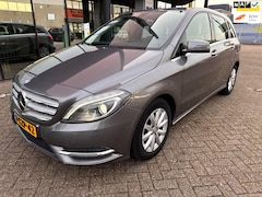 Mercedes-Benz B-klasse - 180 Ambition / Navi / Xenon / Trekhaak / LED
