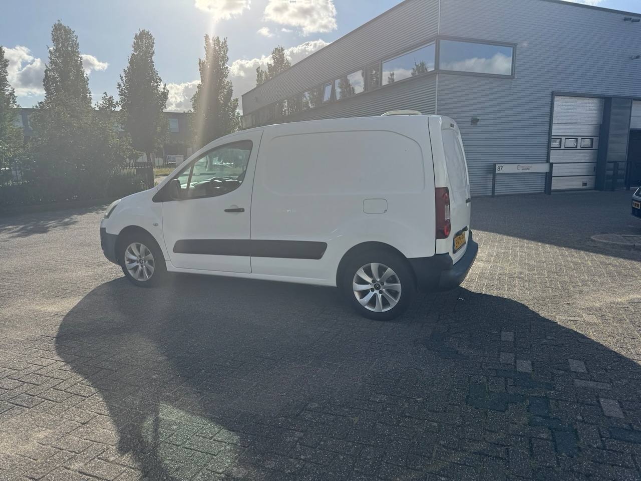 Citroën Berlingo - 1.6 HDI 500 Club Economy Citroën Berlingo 1.6 HDi 2012 | APK 03/2026 | Rijdt goed | Marge - AutoWereld.nl