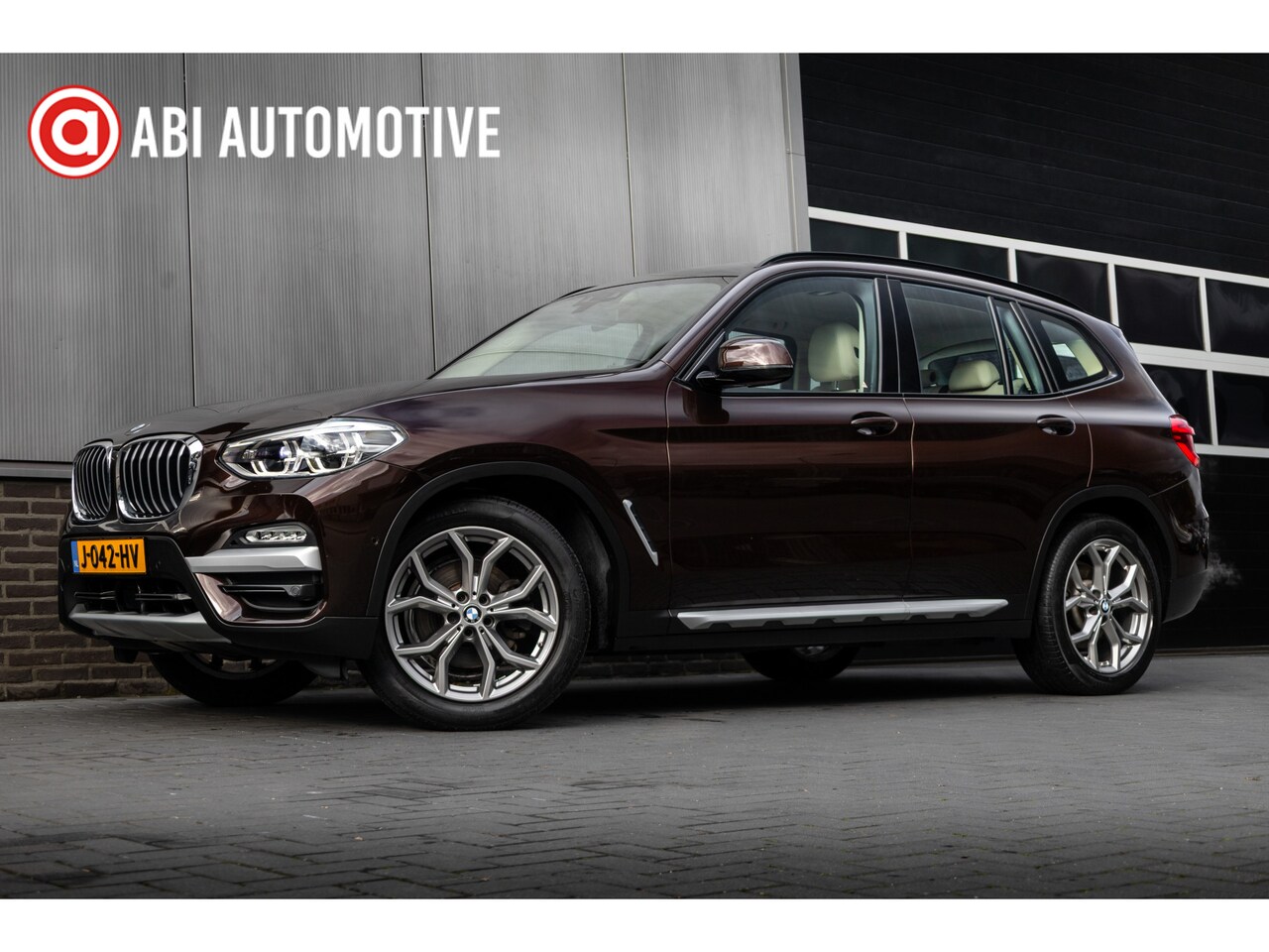 BMW X3 - xDrive20i 184 pk High Executive / Facelift/ Head-Up/ Leder/ Sport-Stoelen/ Stoel.Verw/ Cam - AutoWereld.nl