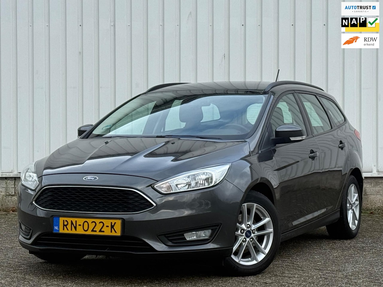 Ford Focus Wagon - 1.0 Lease Edition 2e Eigenaar,Climate,Navi,Cruise,PDC,DealerOnderhouden,PDC,Apk tot 22-02- - AutoWereld.nl