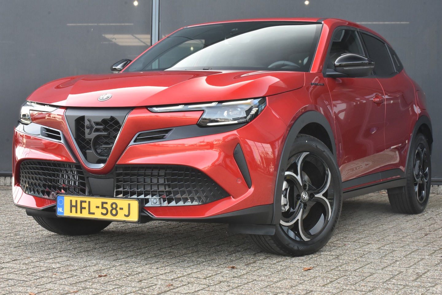 Alfa Romeo Junior - 1.2 Turbo Hybrid Ibrida Speciale 136pk Automaat | Pack Techno | Leder | Massage | Elektr. - AutoWereld.nl