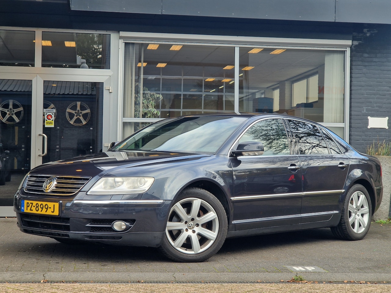 Volkswagen Phaeton - 3.2 V6 4p. LUCHTVERING / VR6 / R32 / YOUNGTIMER - AutoWereld.nl