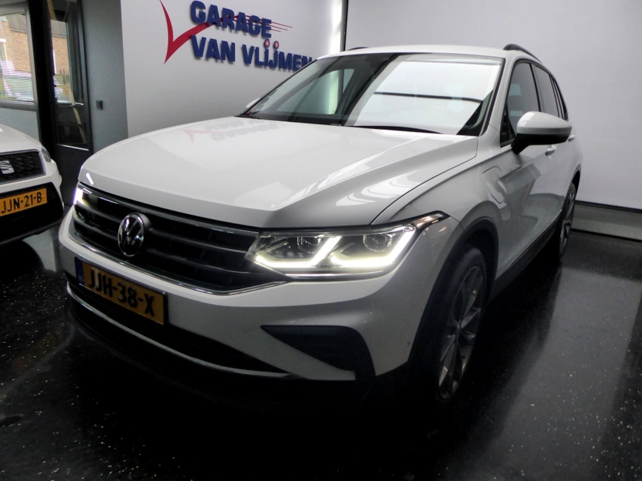 Volkswagen Tiguan - 1.4 TSI eHybrid 245PK Elektr. Trekhaak Camera - AutoWereld.nl