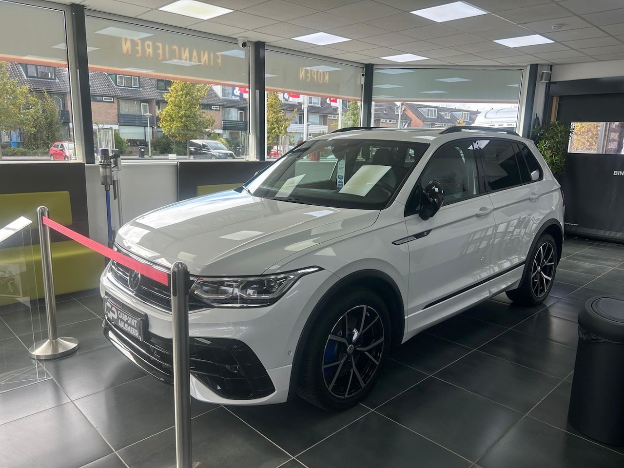 Volkswagen Tiguan - 2.0 TSI R 75 Edition |4Motion|Akrapovic| - AutoWereld.nl